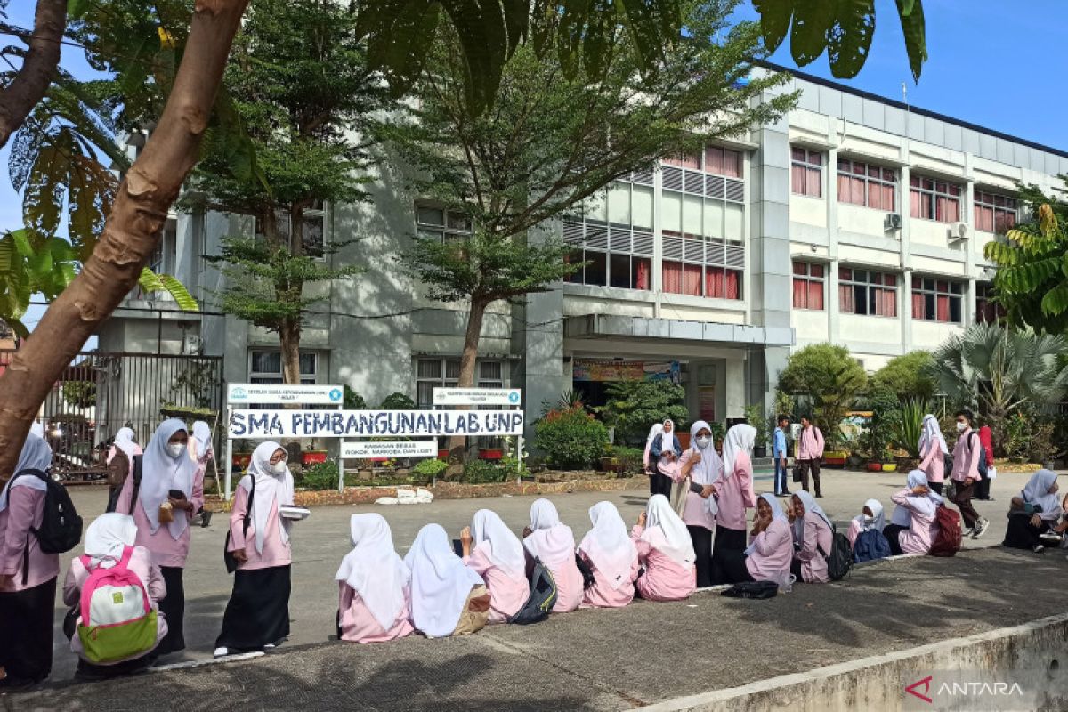 Siswa SMP di Padang Viral Usai Ciptakan Alat Pendeteksi Gempa Sederhana – 10 Agustus 2025